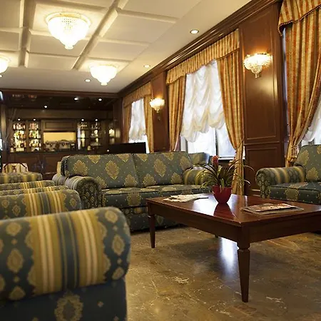 City Hotel Caserta 4*